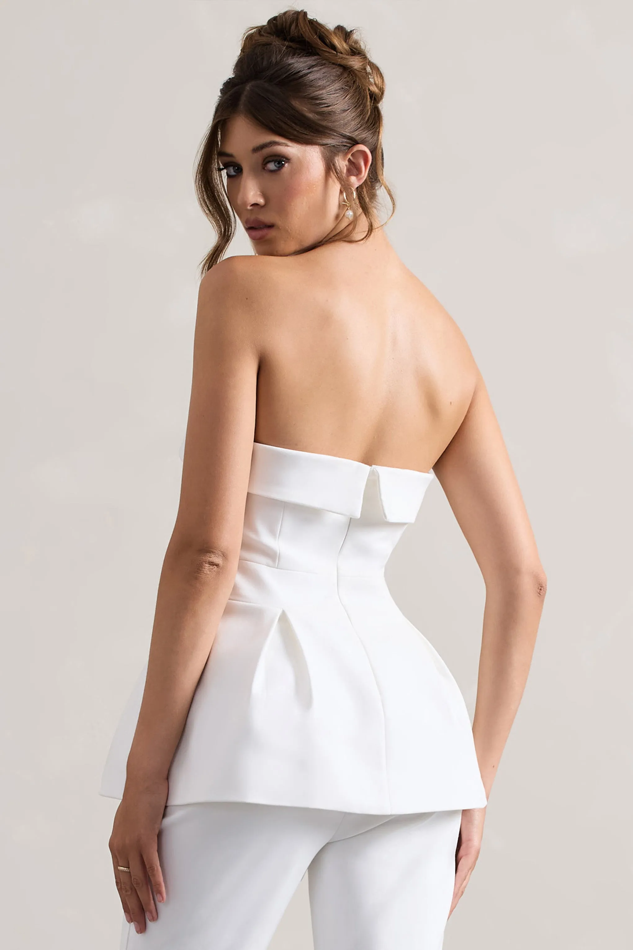 Arrow | Haut tailleur blanc sans manches serré à la taille