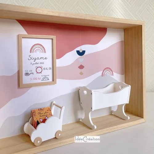 Cadre naissance personnalisable, vitrine bébé miniature au prénom de l'enfant, modèle berceau