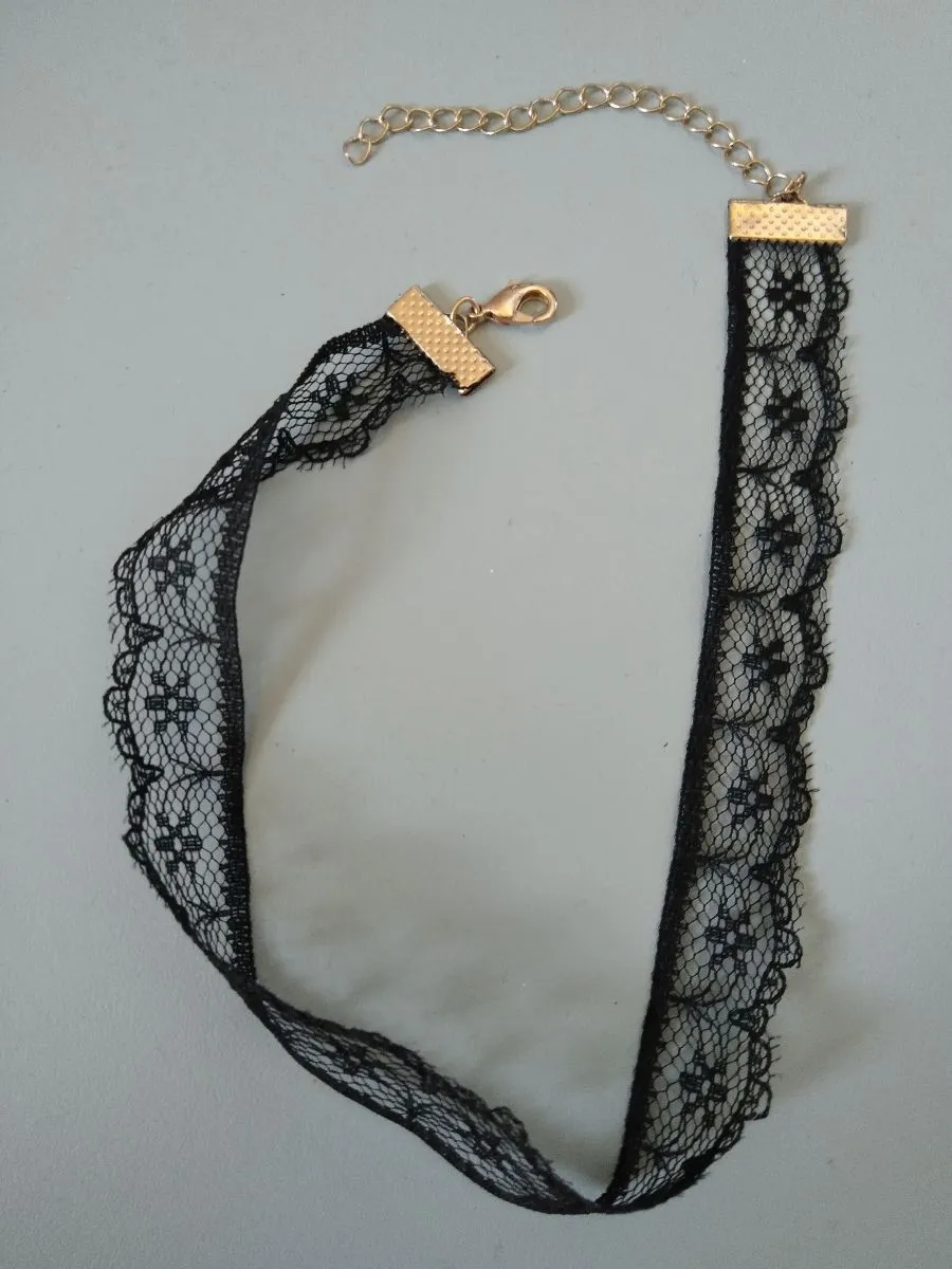 Collier ras de cou choker noir en broderie dentelle femme