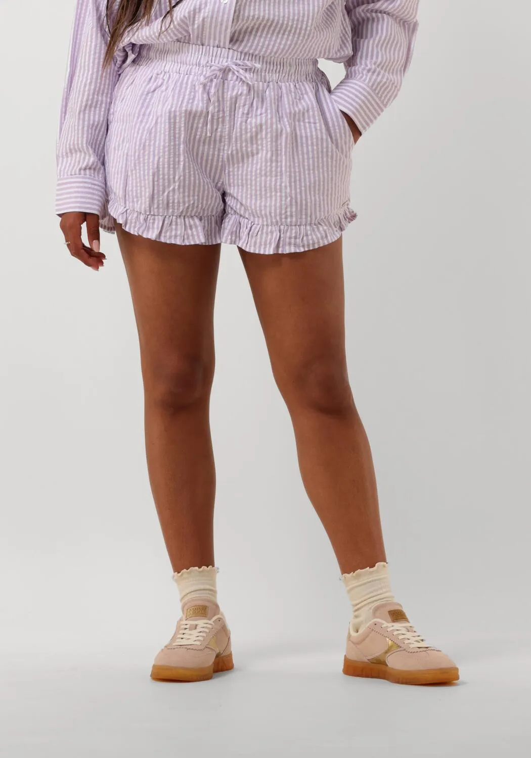 colourful rebel pantalon court sensa striped ruffle short lilas