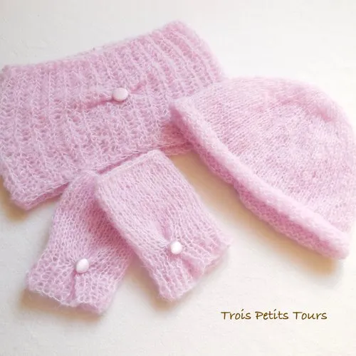 Ensemble snood tour de cou bonnet et mitaines roses
