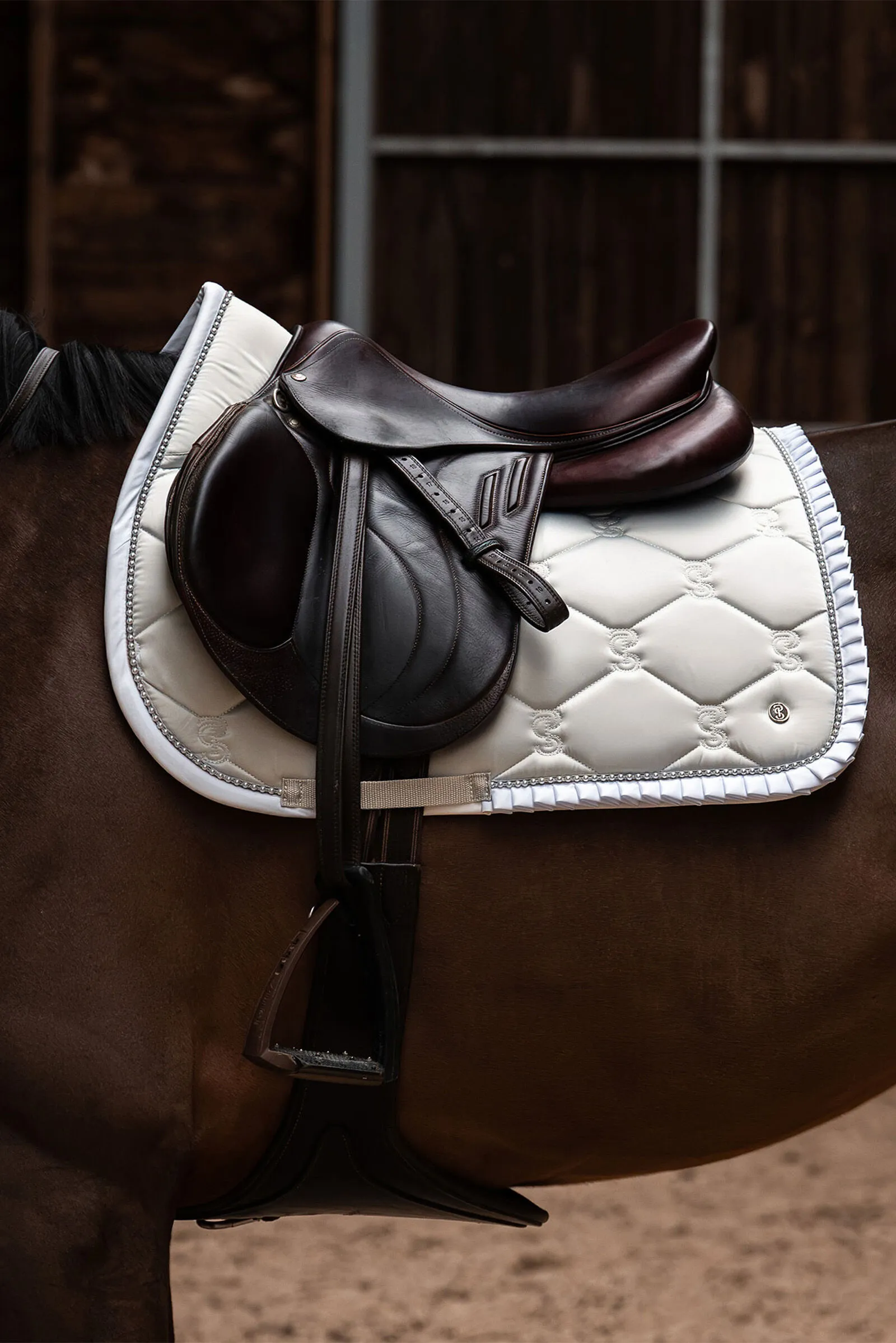 PS of Sweden Tapis de selle de saut Ruffle Pearl